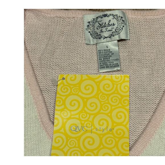 NWT Stiches In Time Pink, white, zipper Cardigan w snowflakes & gems size Large - Picture 13 of 13